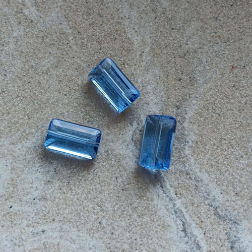 Perle facettée rectangle bleue 8x14mm pble2-16