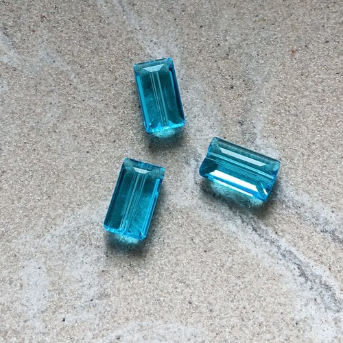 Perle facettée rectangle turquoise 8x14mm ptu2-11