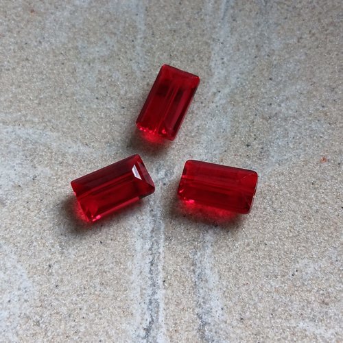 Perle facettée rectangle rouge 8x14mm prou2-4