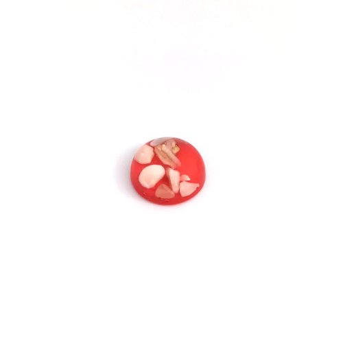 Cabochon rouge en résine avec éclats de coquillage 14mm x1 ou x10 car14-24