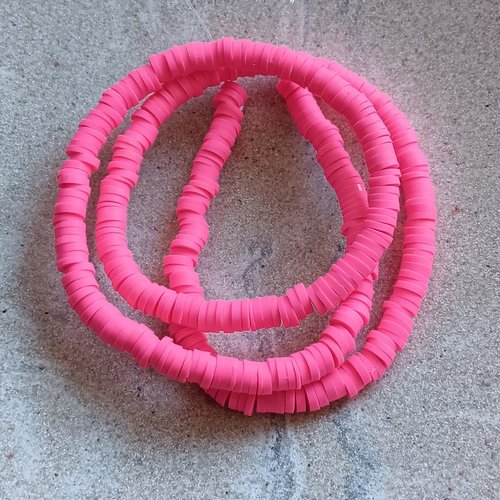 Fil de perles heishi roses en pâte polymère 4mm pros6-15