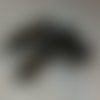 Perle tube incurvé noire et dorée acrylique 34x13mm pno1-21