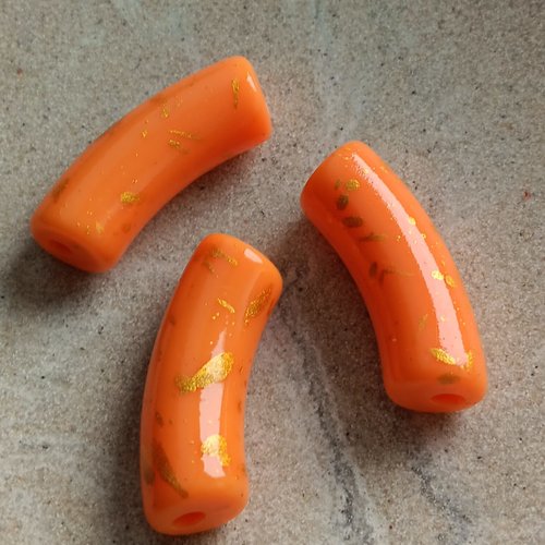 Perle tube incurvé orange tachetée doré acrylique 34x13mm por6-19