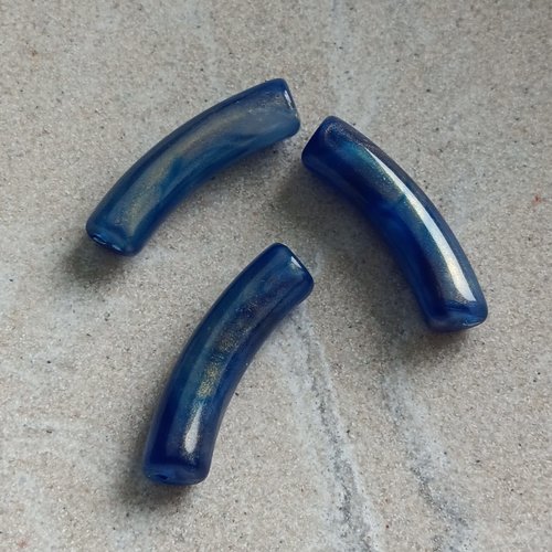 Perle tube incurvé bleue acrylique 32x10mm pble12-2