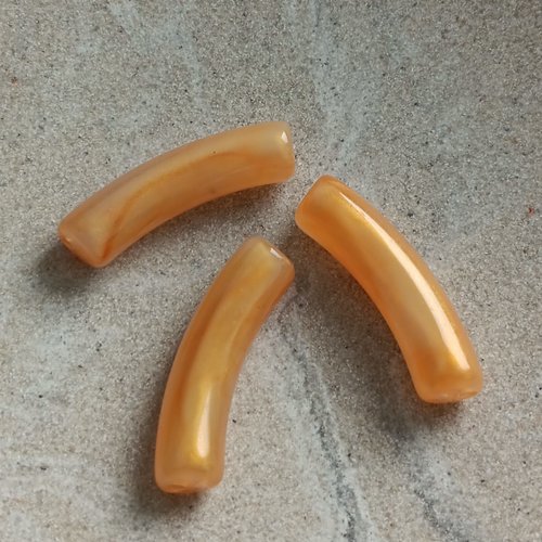 Perle tube incurvé orange acrylique 32x10mm por6-14
