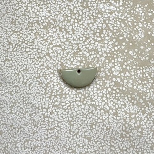 Sequin émaillé demi-lune gris 8x15 mm laiton doré – sequin demi-lune bijoux diy gr9-10