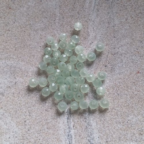 Perles rondelles à facettes vertes 4x3mm x50 pve9-18