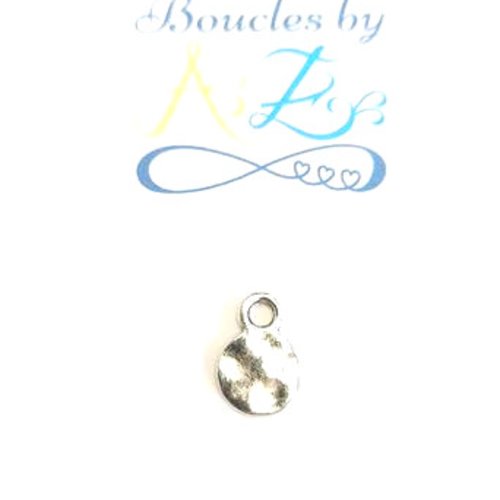 *lot breloque ronde, argentée, effet martelé 14x10mm x10 lotar37-7.*