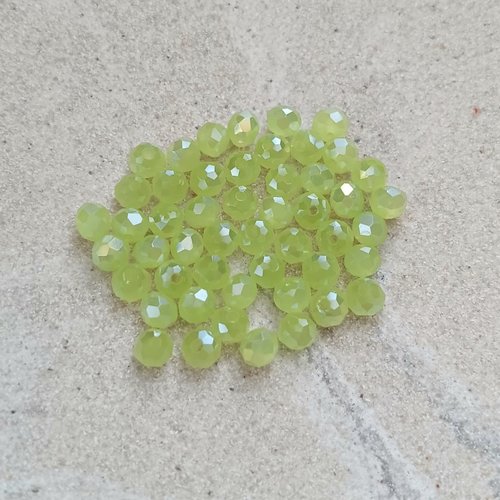 Perles rondelles à facettes vertes 4x3mm x50 pve11-3