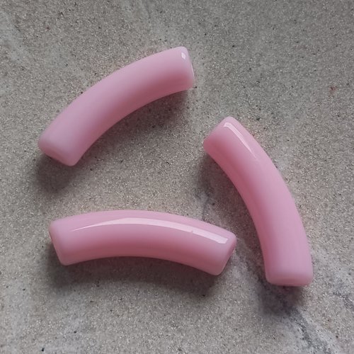 Perle tube incurvé rose en acrylique 32x9mm pros8-7