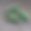 Perle tube incurvé vert pâle en acrylique 32x9mm pve15-2