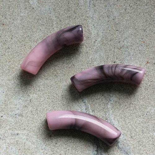 Perle tube incurvé rose marbré en acrylique 33x8mm pros8-11
