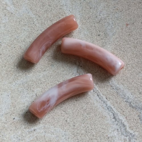 Perle tube incurvé rose marbré en acrylique 31x9mm pros1-4