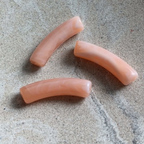 Perle tube incurvé orange marbré en acrylique 31x9mm por1-1