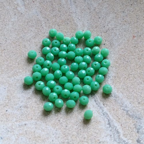 Perles rondelles à facettes vert 4x3mm pve2-12