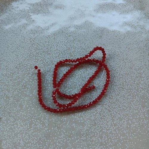Fil de perles rondelles à facettes bordeaux en verre 3x2mm x130perles vprou2-24