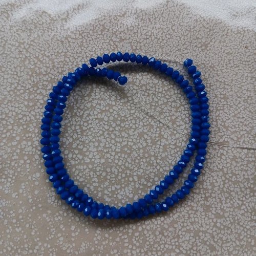 Fil de perles rondelles à facettes bleues en verre 3x2mm x130perles vpble9-13