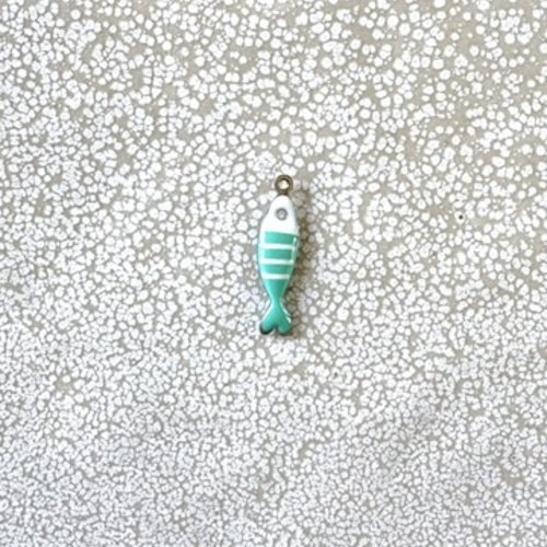 Breloque poisson émaillée vert en acier inoxydable argenté 304 – 18x5 mm ve33-2