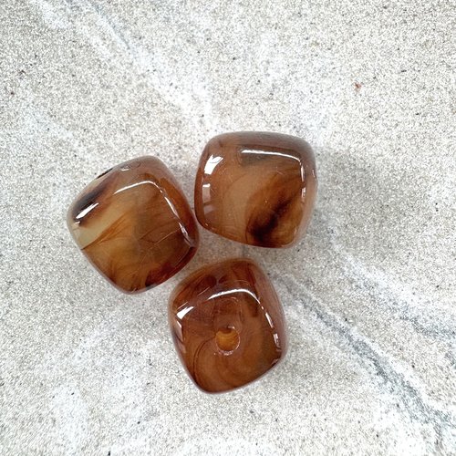 Perle carrée marbrée marron en acrylique 17 mm pma4-19