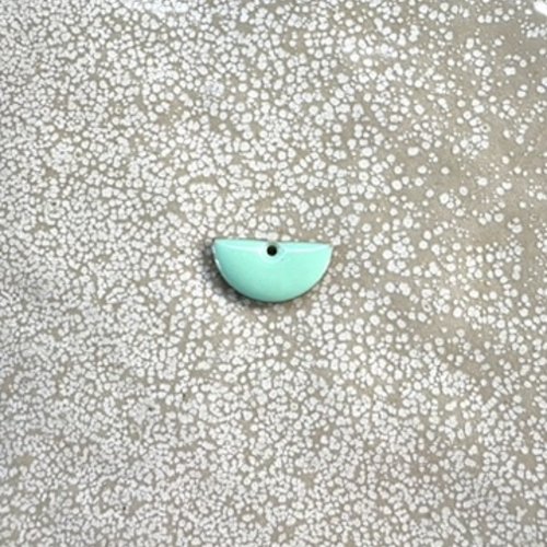 Sequin émaillé demi-lune turquoise 8x15 mm laiton doré – sequin demi-lune bijoux diy tu6-8