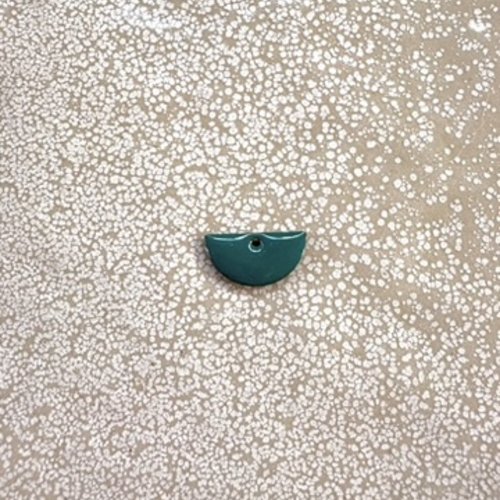 Sequin émaillé demi-lune vert 8x15 mm laiton doré – sequin demi-lune bijoux diy ve16-9
