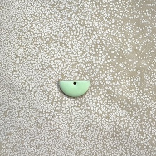 Sequin émaillé demi-lune vert 8x15 mm laiton doré – sequin demi-lune bijoux diy ve16-10