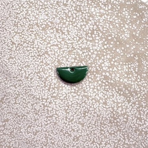 Sequin émaillé demi-lune vert 8x15 mm laiton doré – sequin demi-lune bijoux diy ve26-1