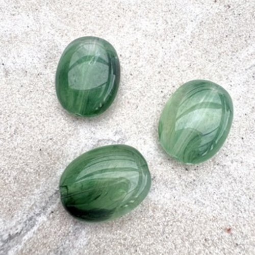 Perle ovale marbrée verte en acrylique 19x15 mm – perle moderne pour bijoux diy pve16-5