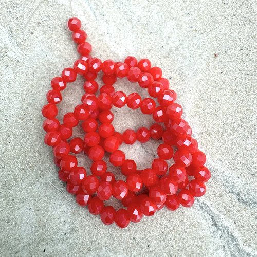 Perles rondelles à facettes rouge en verre 4x3 mm – fil de 38 cm environ 110 perles prou7-16