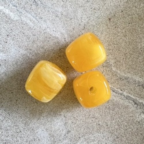 Perle carrée marbrée jaune en acrylique 17 mm pja9-23