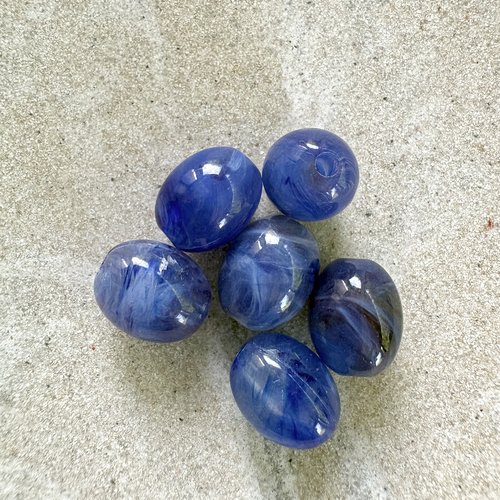 Perle ovale en acrylique marbrée bleue 13x10 mm pble13-9