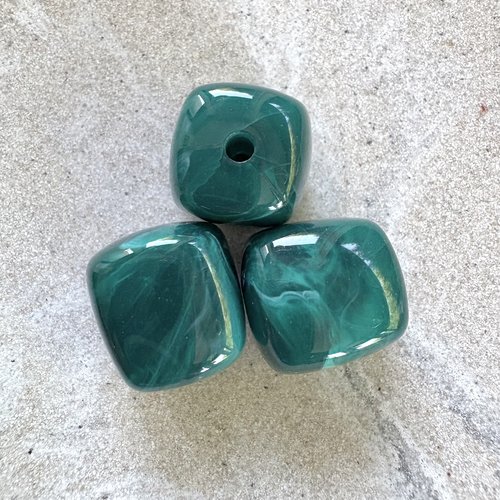 Perle carrée marbrée vert en acrylique 17 mm pve16-1