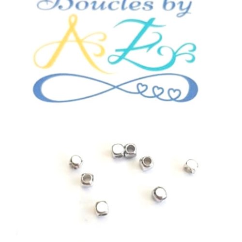 Perles cubes argentées 2,5mm x30 par6-19