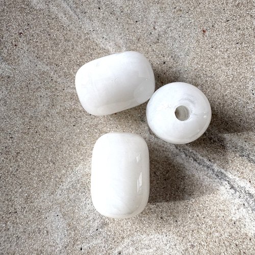 Perle tube en acrylique imitation pierre gemme blanche – 20 × 15 mm pblc7-22