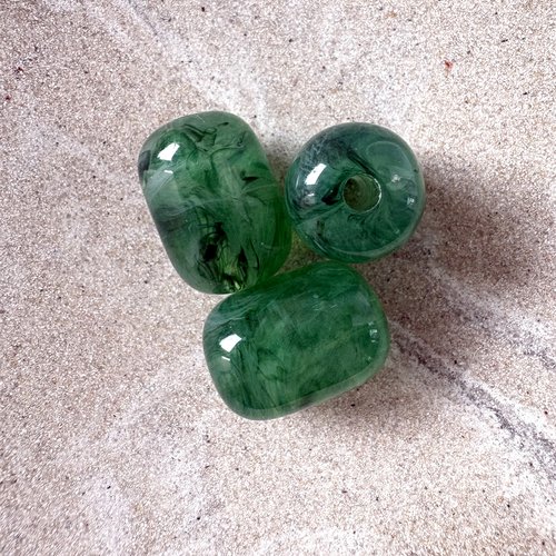 Perle tube en acrylique imitation pierre gemme vert forêt – 20 × 15 mm pve15-18