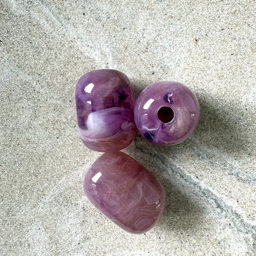 Perle tube en acrylique imitation pierre gemme violet nuancé – 20 × 15 mm
