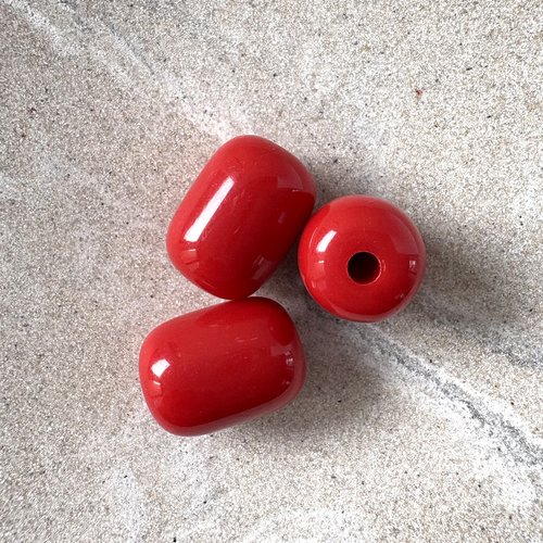 Perle tube en acrylique imitation pierre gemme rouge brillante – 20 × 15 mm prou7-5