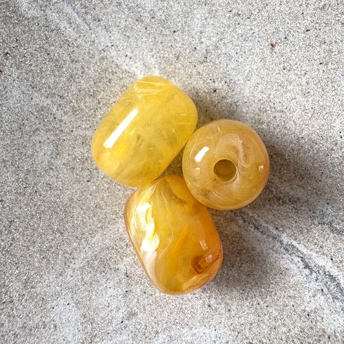 Perle tube en acrylique imitation pierre gemme jaune – 20 × 15 mm pja9-12