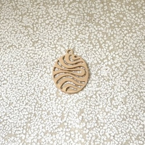 Breloque filigrane ovale en laiton doré – 16 × 12 mm do50-3