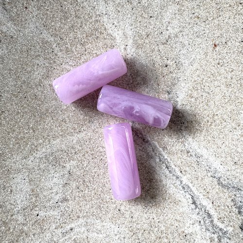 Perle tube marbrée lilas pastel en acrylique – 20 × 8 mm – trou 2 mm pvi10-14