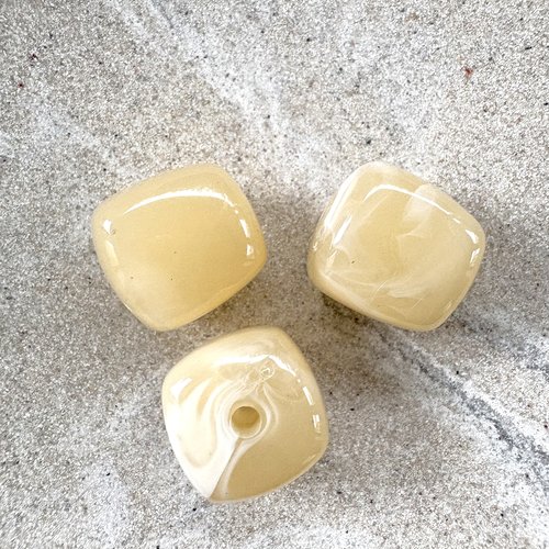 Perle carrée marbrée beige clair en acrylique 17 mm pblc8-7