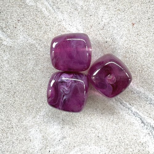 Perle carrée marbrée violet en acrylique 17 mm pvi10-18