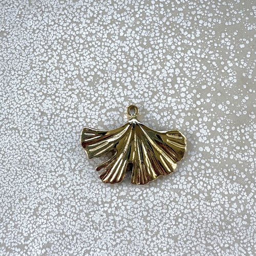 Pendentif feuille de ginkgo acier inoxydable 304 doré pvd 22,5x30 mm do49-3