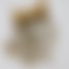 Bouton carré 2 trous beige 20 mm