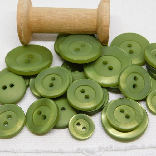 Bouton rond vert 2 trous - taille 25 mm -