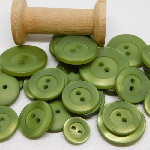 Bouton rond vert 2 trous - taille 22 mm -