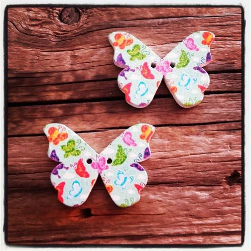 Lot de 2 boutons papillon en bois 2 trous pour couture, scrapbooking et déco 28x21mm 