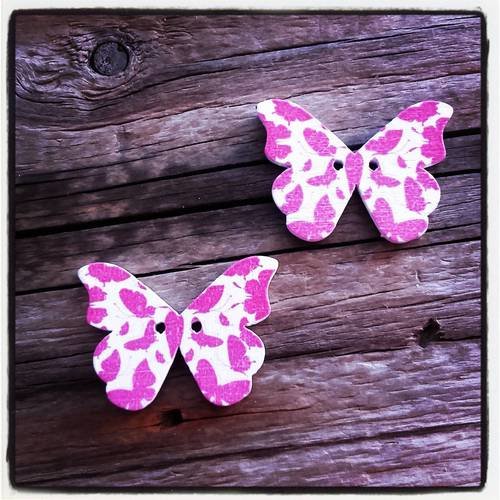 Lot de 2 boutons papillon en bois 2 trous pour couture, scrapbooking et déco 28x21mm 