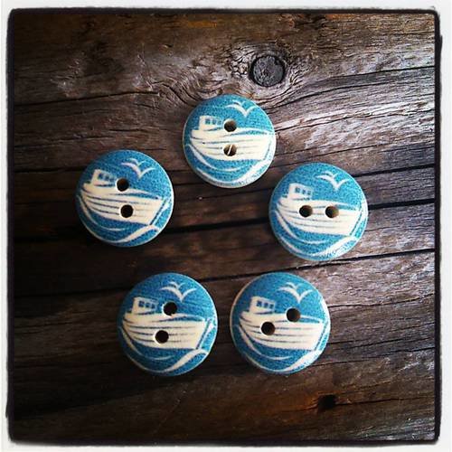 Lot de 5 boutons en bois motif marin mer deux trous 15mm 