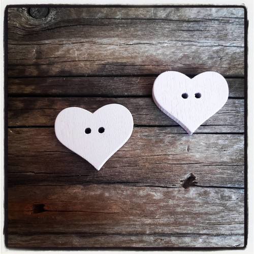 Lot de 2 boutons coeur à coudre en bois couleur rose pastel 